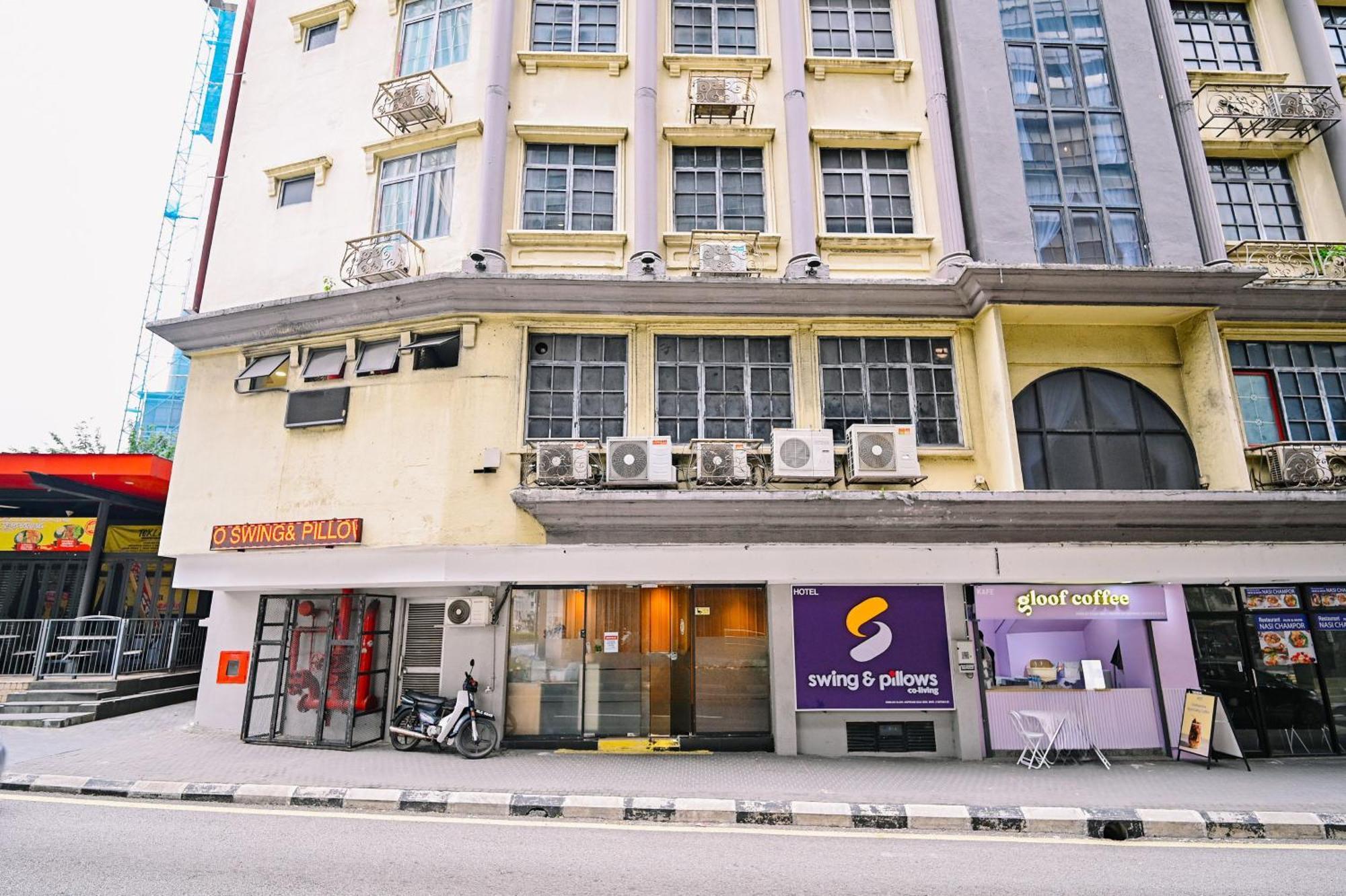 Swing & Pillows - Masjid Jamek Kuala Lumpur Extérieur photo